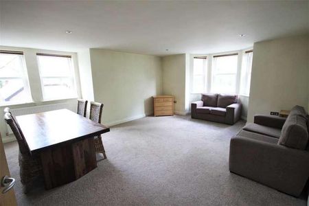 Brentwood Court, Ellesmere Park, Manchester, M30 - Photo 2