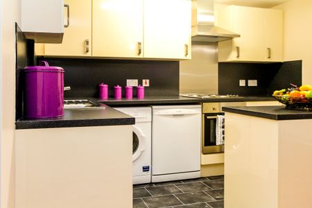 11 ASH GROVE Leeds - LS6 1AX - Photo 5