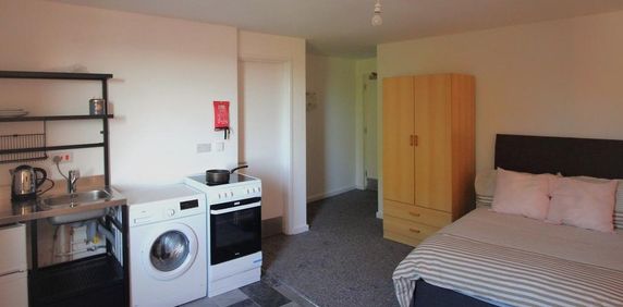 Studio to rent - Photo 2