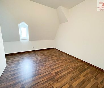 Frisch saniert – Moderne 3-Raum-Dachgeschosswohnung in Aue zu vermieten - Photo 5