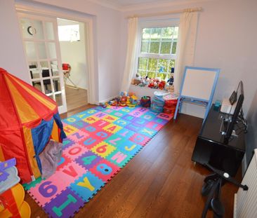 3 bedroom Detached - Fearnley Road, Welwyn Garden City - Photo 1