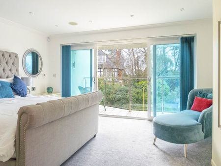 3 bed town house to rent in Durrant Road, Parkstone, BH14 - Photo 2