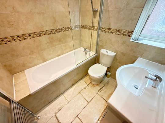 3 bedroom terraced house to rent - Photo 1