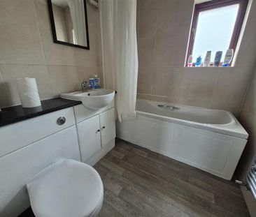 3 bedroom barn conversion to rent - Photo 3