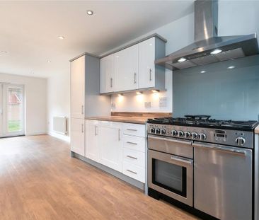 4 bedroom detached house to rent - Photo 1