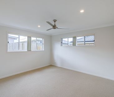 Modern Family Home - Photo 5