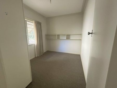 4-Bedroom Family Home in South Tamworth – Modern Living with Plenty of Space - Photo 5