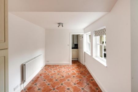 3 bedroom flat to rent - Photo 2