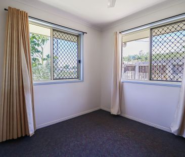 SPACIOUS SOUTH GLADSTONE UNIT IN QUIET LOCATION! - Photo 4