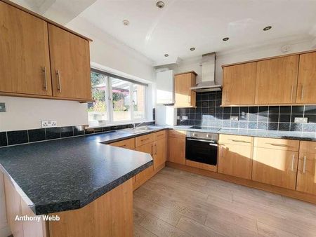 Kelvin Avenue, Palmers Green, N13 - Photo 3