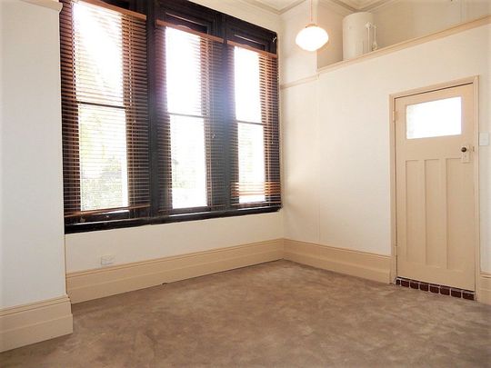 Neat & Tidy Unit In A Convenient Location ! - Photo 1