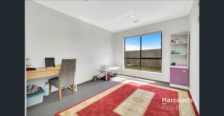 Your Dream Family Home Awaits: Modern 4-Bedroom Haven with Stunning Views - Photo 5