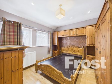 Warren Close, Slough, Berkshire,SL3 - Photo 4
