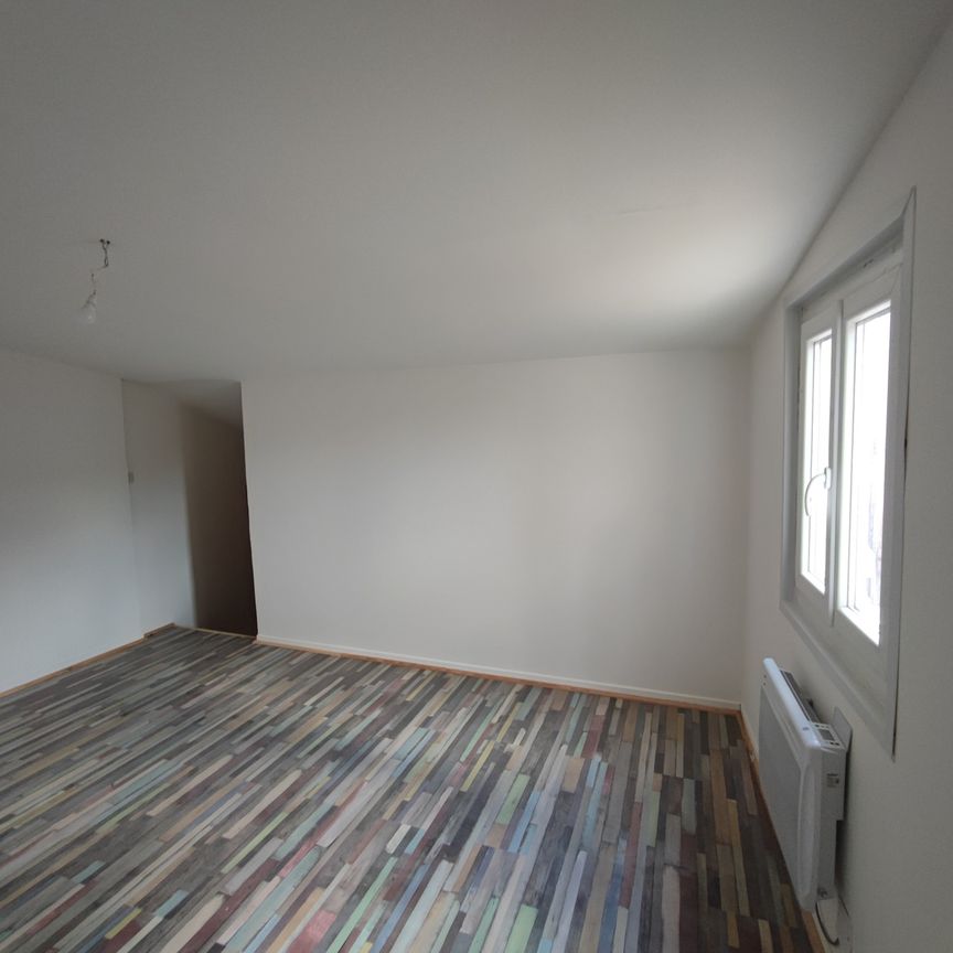 Location Appartement 2 pièces 48m² ST GILLES 30800 - Photo 1