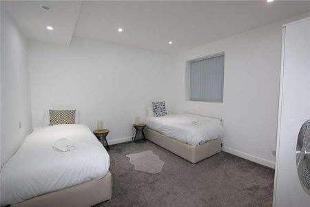 South Parade, Whitley Bay, NE26 - Photo 4