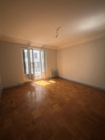 Location Appartement 4 pièces 88m² LYON 7ème - Photo 2