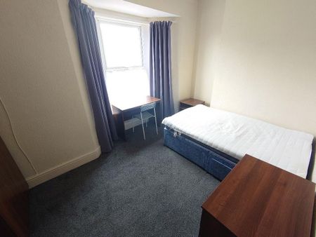 4 bedroom terraced house to rent - Photo 4