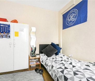 4 bedroom end of terrace house to rent - Photo 5