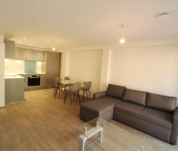 Sterling Square, Reading, RG1 2BP - Photo 3