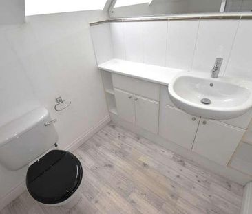 Philip Larkin Close, Hull, HU6 - Photo 6