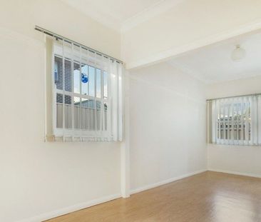 Don't Miss this Gem in Shellharbour Village - Photo 2