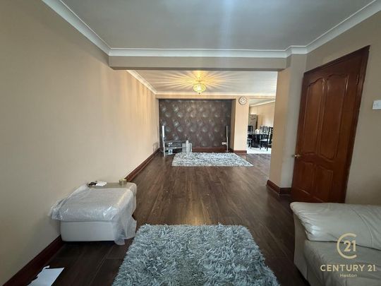 3 bedroom semi-detached house to rent - Photo 1