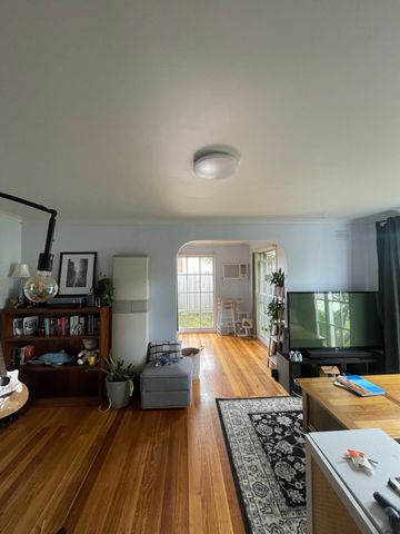 Endeavour Hills - Photo 2