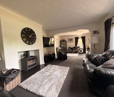 4 bedroom detached house to rent - Photo 3
