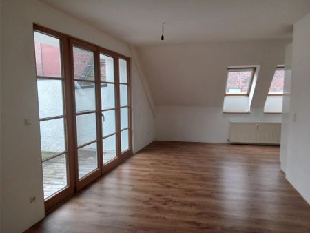 gepflegte 3-Zimmer-Wohnung mit möblierter Küche und Dachterrasse im Zentrum von Schärding - Photo 4