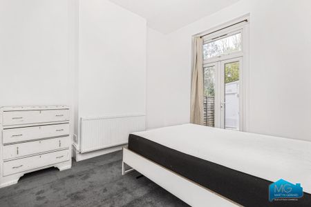 4 bedroom terraced house to rent - Photo 5