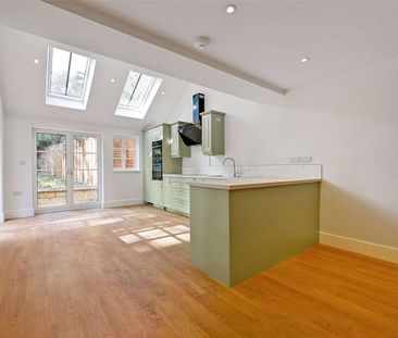 A beautfiully restored four bedroom Cottage - Photo 4