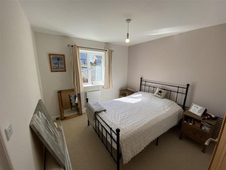 3 bedroom end of terrace house to rent - Photo 5