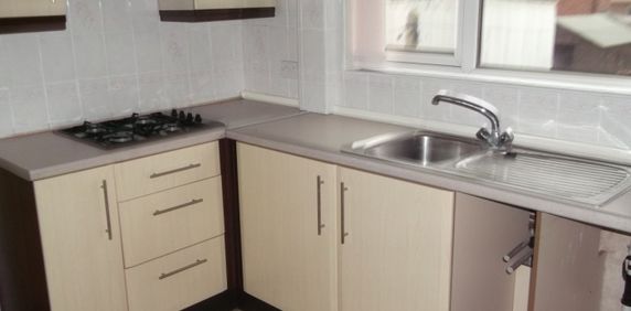 2 bed Semi-Detached - To Let - Photo 2