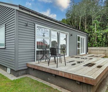 Short Stroll To Town - Photo 4