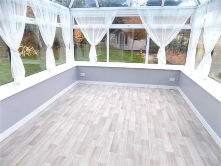 3 bedroom bungalow to rent - Photo 3