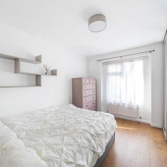 Avondale Court, London, N7 - Photo 1