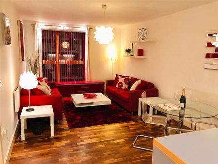 2 bedroom flat to rent - Photo 2