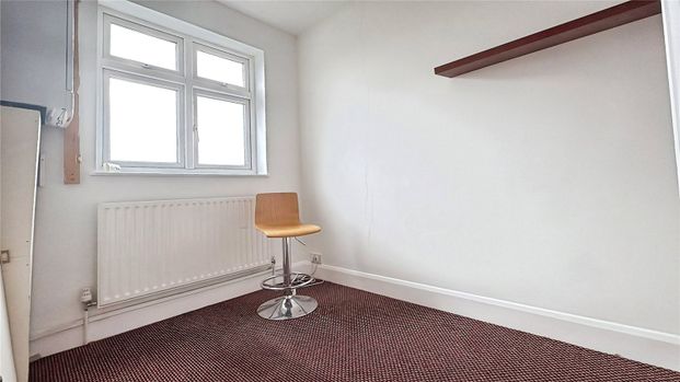 Waverley Avenue, Whitton, TW2 6DJ - Photo 1