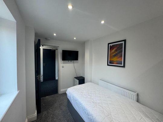 1 bedroom in a house share to rent - Photo 1