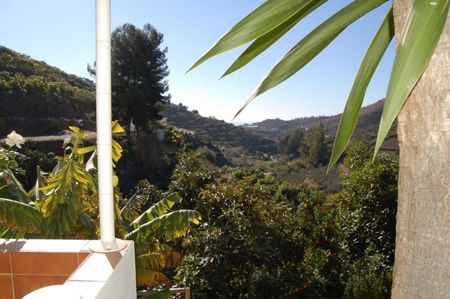 A delightful two bedroomed villa for WINTER RENTAL in the countryside close to Torrox Village. - Photo 4