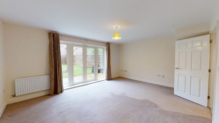4 bedroom semi-detached house to rent - Photo 2