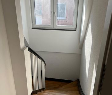 Schöne Wohnung mit Altbauflair - Photo 1