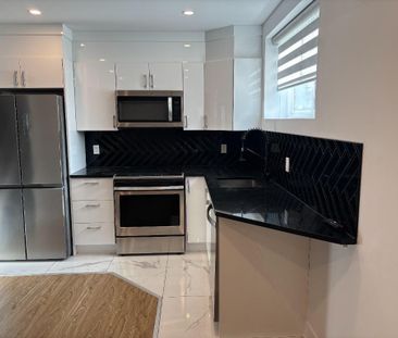 Studio semi-meublé, rénové, dispo maintenant - Photo 3