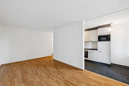 Renovierte 2.5 Zimmerwohnung - Photo 2