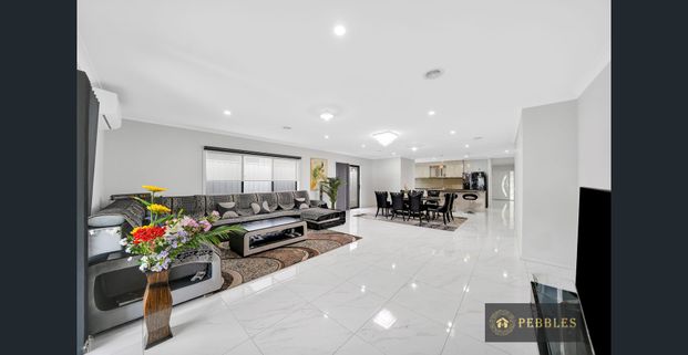 ✨ BEAUTIFUL FAMILY HOME FOR RENT – 19 RHONDA CRESCENT, TRUGANINA VIC 3029 - Photo 1