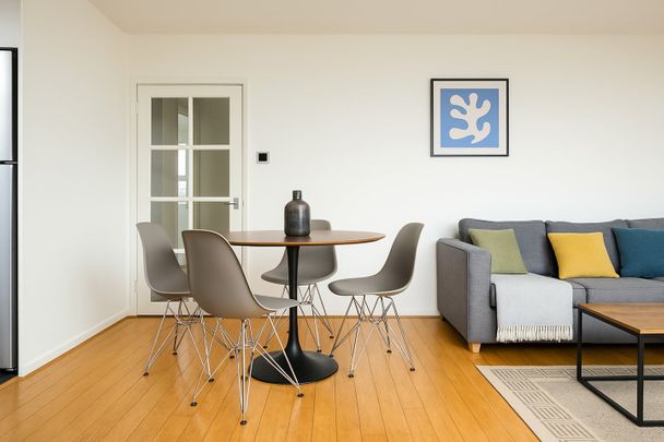 2 Bed Flat, Lupin Point, SE1 - Photo 1