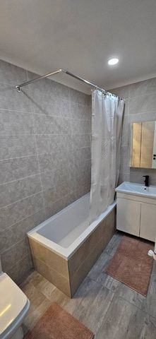 Garsoniera de inchiriat in zona Eroii Revolutiei - Photo 4