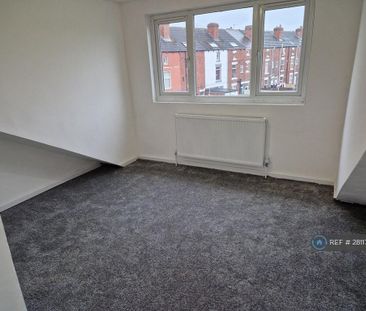 4 bedroom terraced house to rent - Photo 3