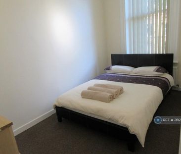 2 bedroom flat to rent - Photo 6