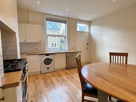 4 bedroom terraced house to rent - Photo 5
